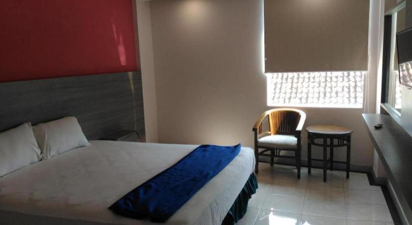 Kharisma Hotel Madiun Exterior photo